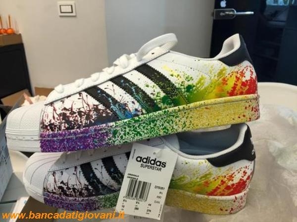 scarpe adidas strisce arcobaleno